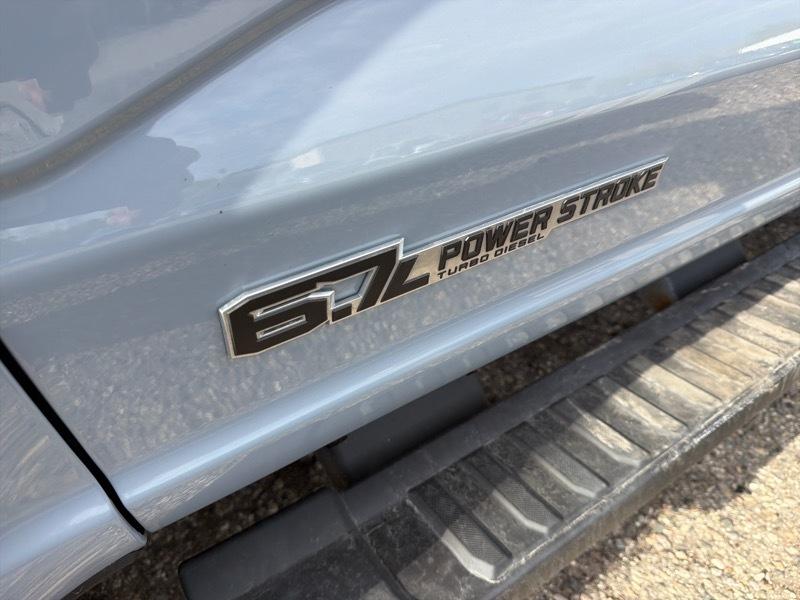 Ford F-250 SD Lariat Crew Cab 4WD 2025