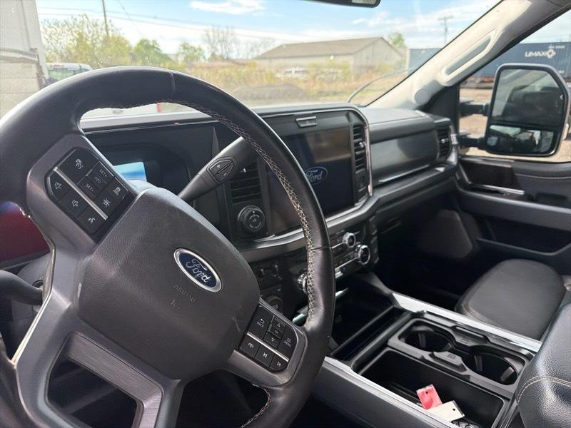 Ford F-250 SD Lariat Crew Cab 4WD 2025