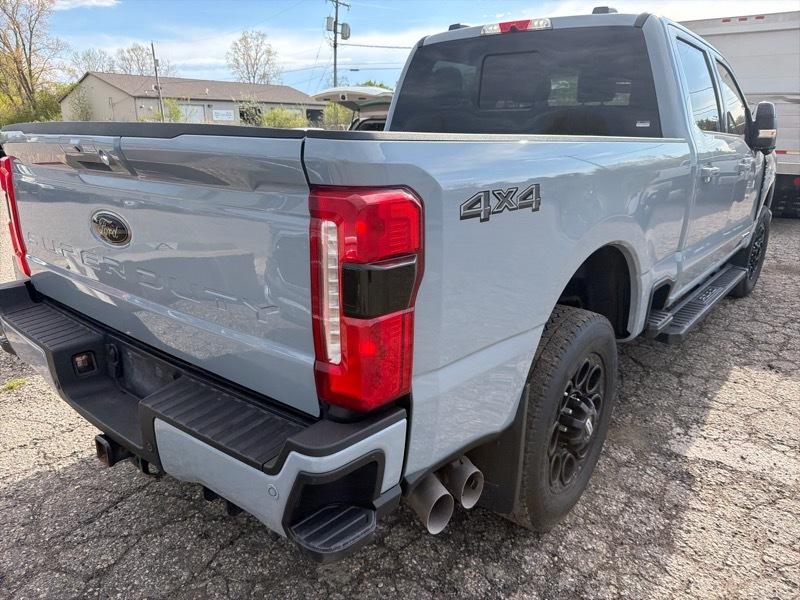 Ford F-250 SD Lariat Crew Cab 4WD 2025