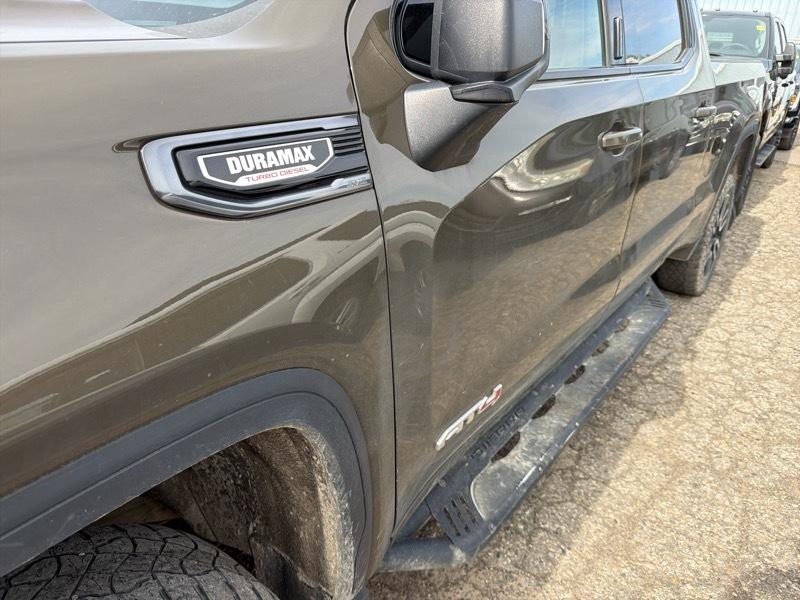 GMC Sierra 1500 AT4 Crew Cab 4WD 2024