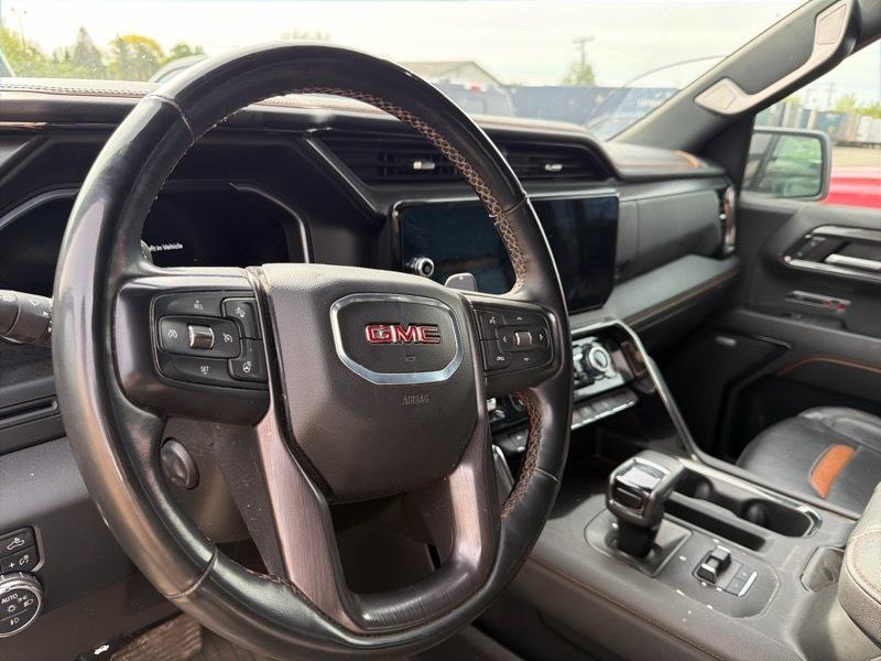 GMC Sierra 1500 AT4 Crew Cab 4WD 2024
