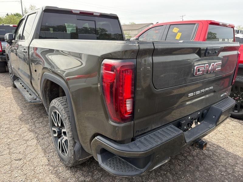 GMC Sierra 1500 AT4 Crew Cab 4WD 2024