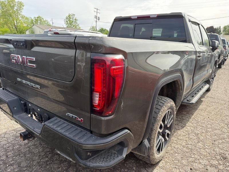 GMC Sierra 1500 AT4 Crew Cab 4WD 2024
