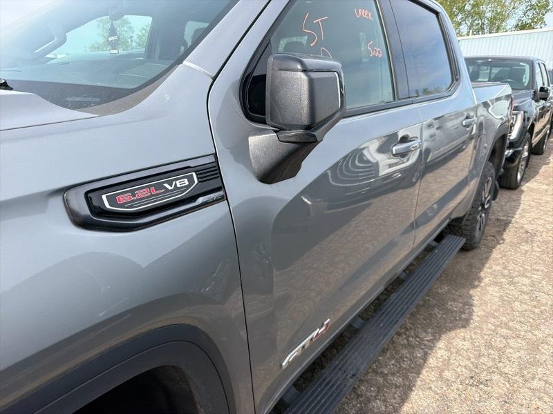 GMC Sierra 1500 AT4 Crew Cab 4WD 2023