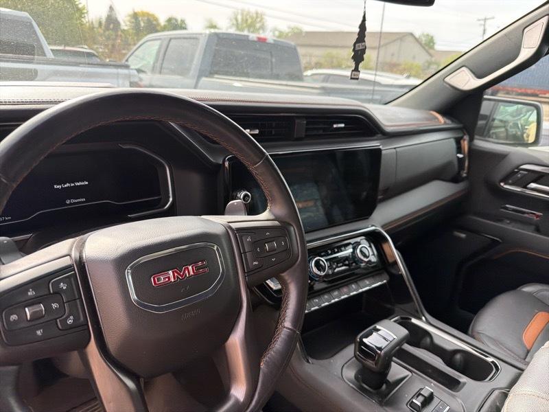 GMC Sierra 1500 AT4 Crew Cab 4WD 2023