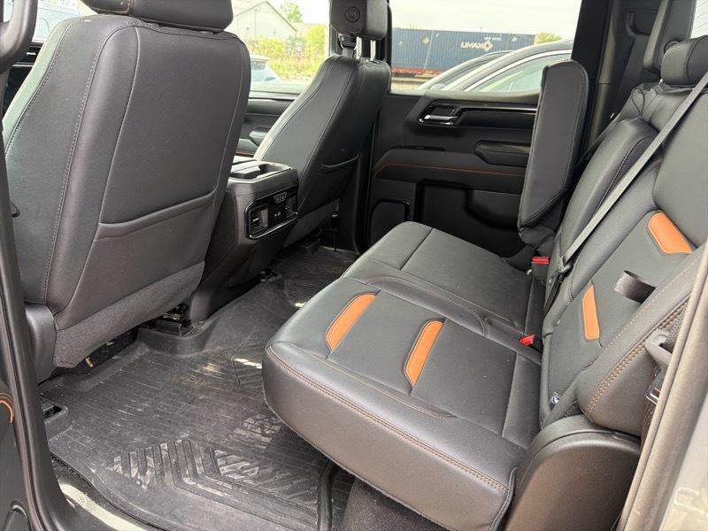 GMC Sierra 1500 AT4 Crew Cab 4WD 2023
