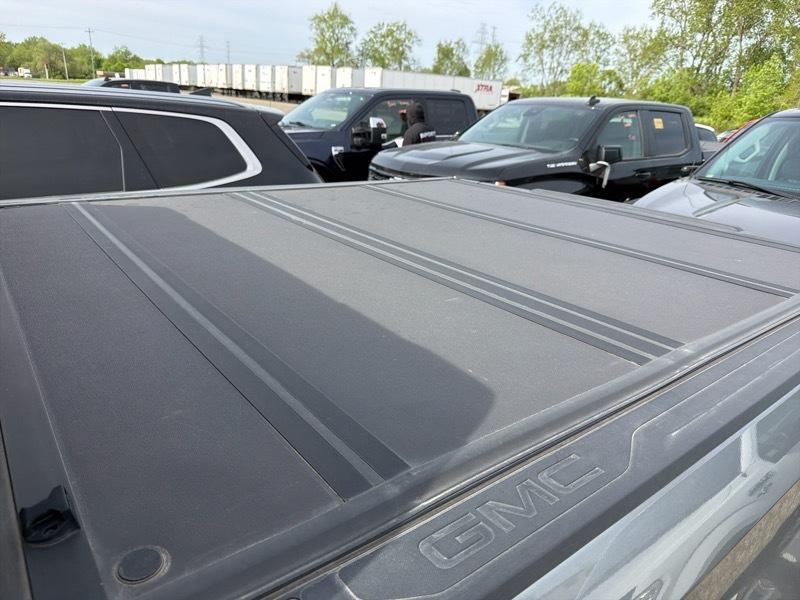 GMC Sierra 1500 AT4 Crew Cab 4WD 2023