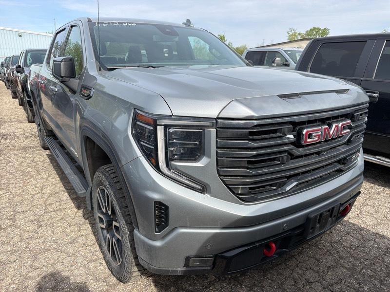 GMC Sierra 1500 AT4 Crew Cab 4WD 2023