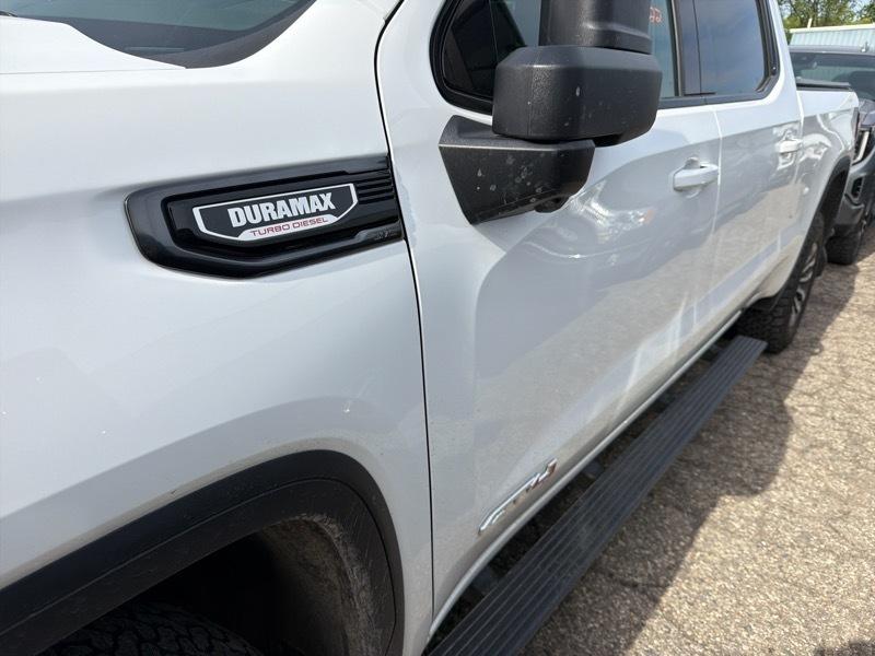 GMC Sierra 1500 AT4 Crew Cab 4WD 2023