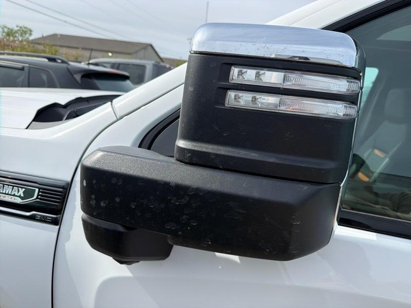 GMC Sierra 1500 AT4 Crew Cab 4WD 2023