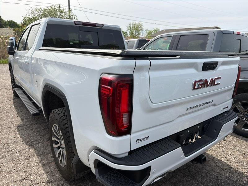 GMC Sierra 1500 AT4 Crew Cab 4WD 2023
