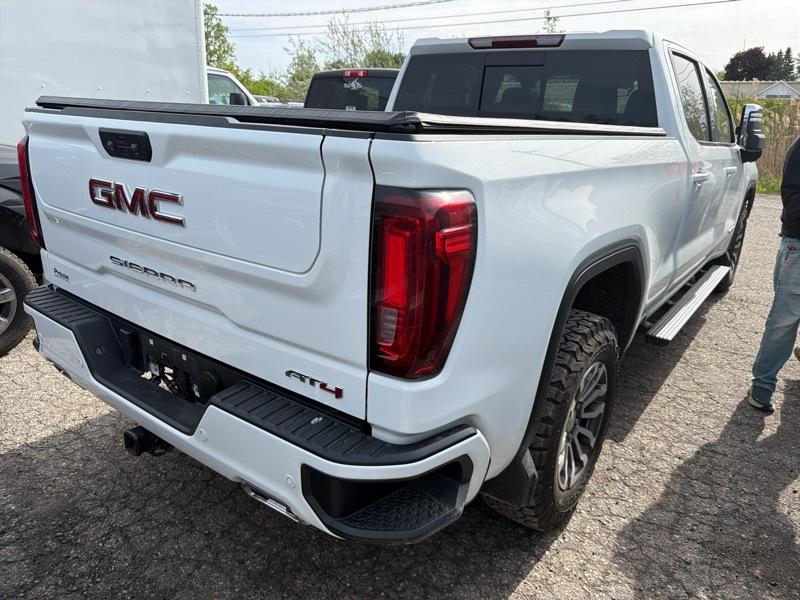 GMC Sierra 1500 AT4 Crew Cab 4WD 2023
