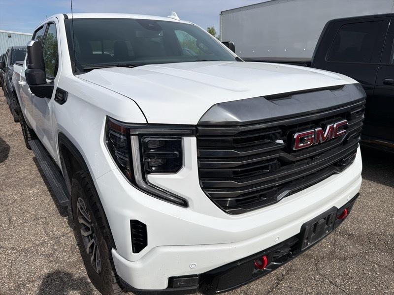 GMC Sierra 1500 AT4 Crew Cab 4WD 2023