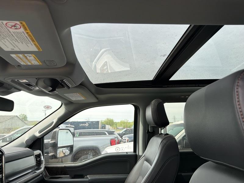 Ford F-250 SD Lariat Crew Cab 4WD 2025