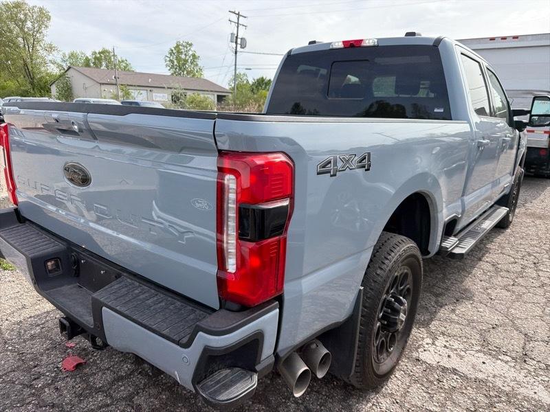 Ford F-250 SD Lariat Crew Cab 4WD 2025