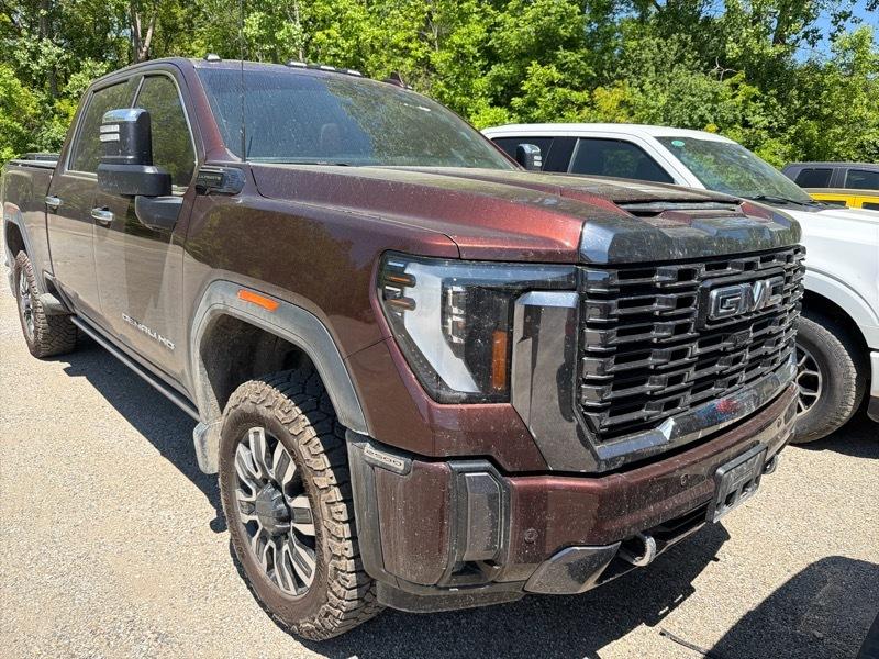 GMC Sierra 2500HD Denali Ultimate Crew Cab 4WD 2024