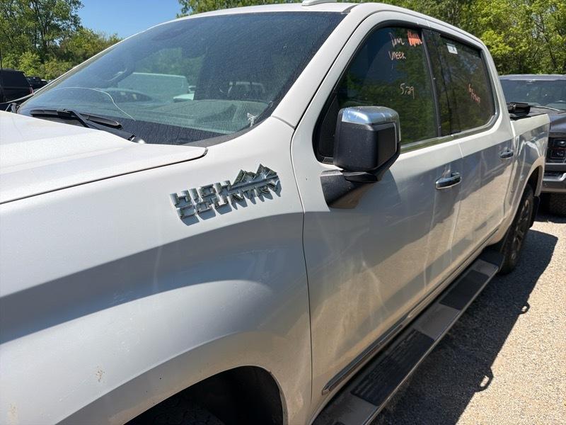Chevrolet Silverado 1500 High Country Crew Cab 4WD 2022
