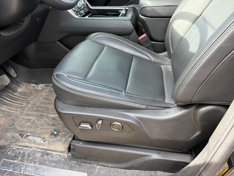 GMC Yukon Denali 4WD 2024
