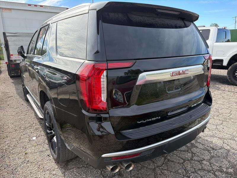 GMC Yukon Denali 4WD 2024