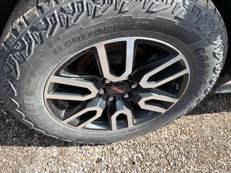 GMC Yukon AT4 4WD 2023