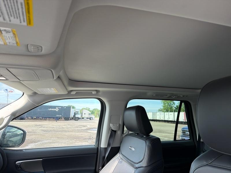 Ford Expedition Platinum 4WD 2025
