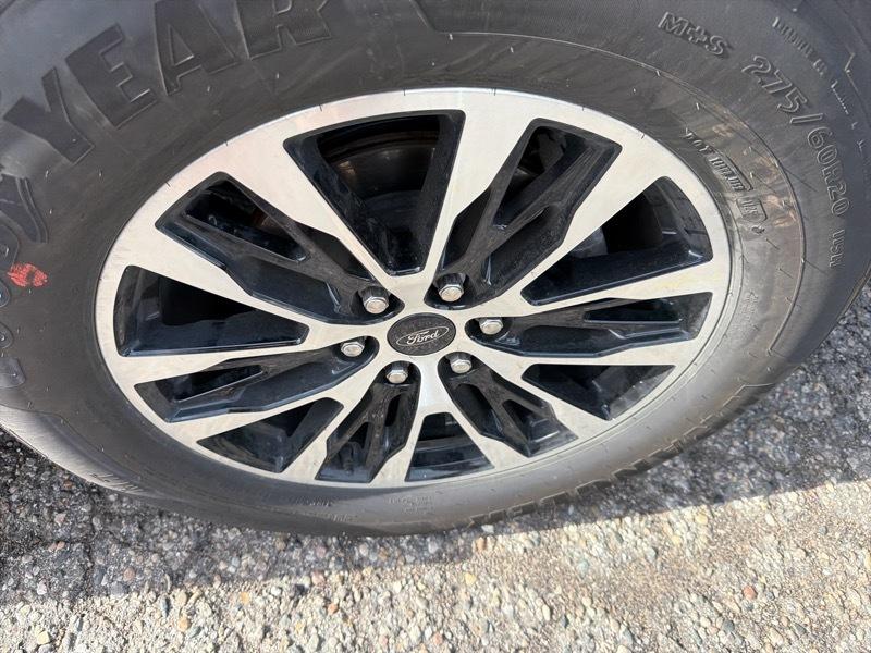 Ford Expedition Platinum 4WD 2025