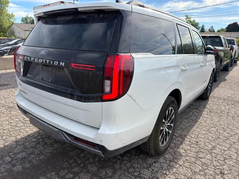 Ford Expedition Platinum 4WD 2025