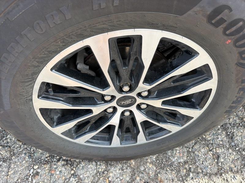 Ford Expedition Platinum 4WD 2025