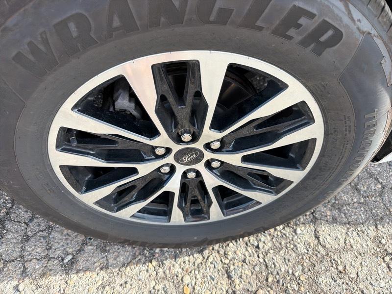Ford Expedition Platinum 4WD 2025