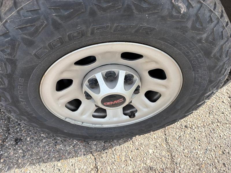 GMC Sierra 2500HD Pro Crew Cab 4WD SB 2025