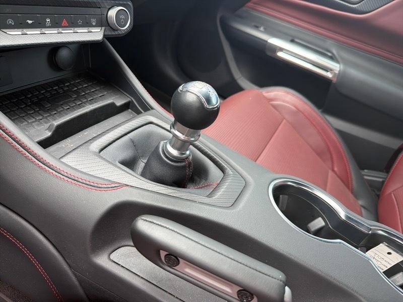 Ford Mustang  2024