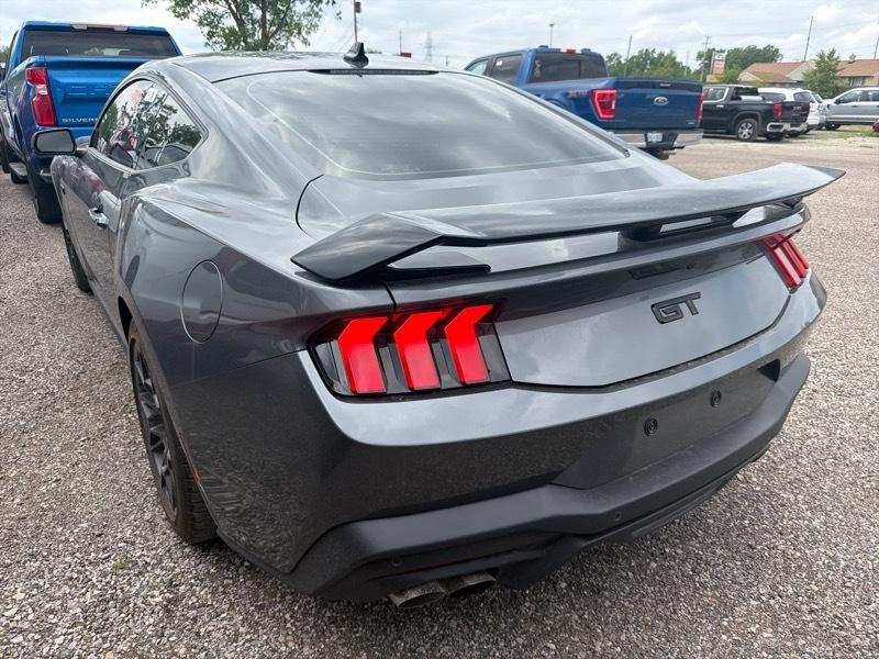 Ford Mustang  2024