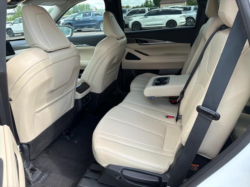 Infiniti QX60 LUXE AWD 2024