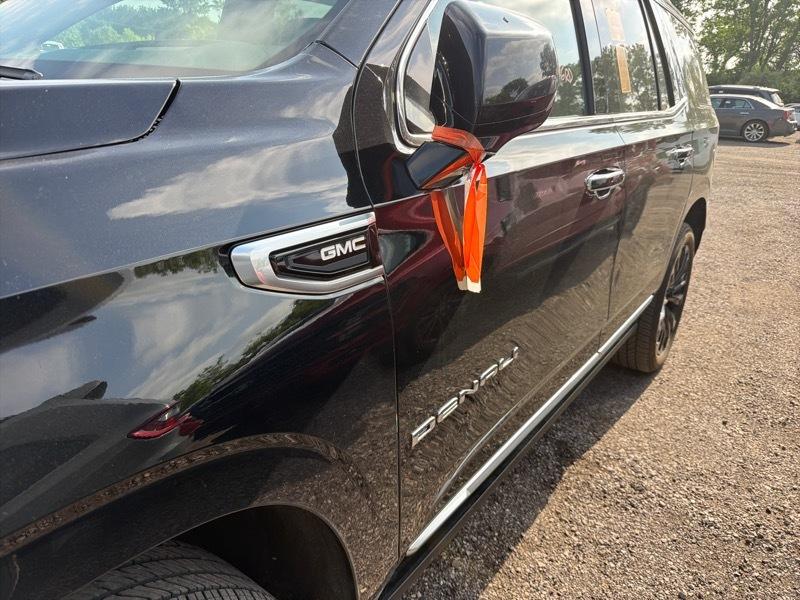 GMC Yukon Denali 4WD 2023