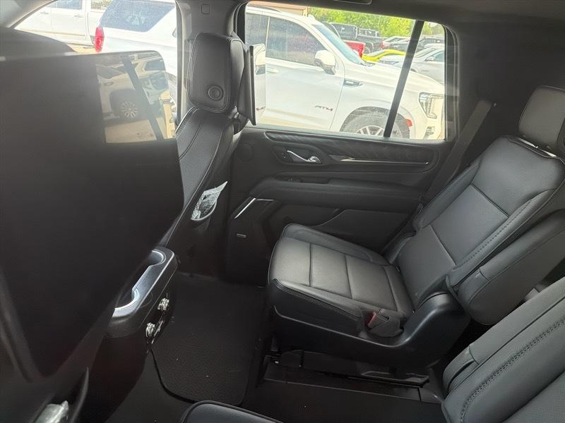 GMC Yukon Denali 4WD 2023