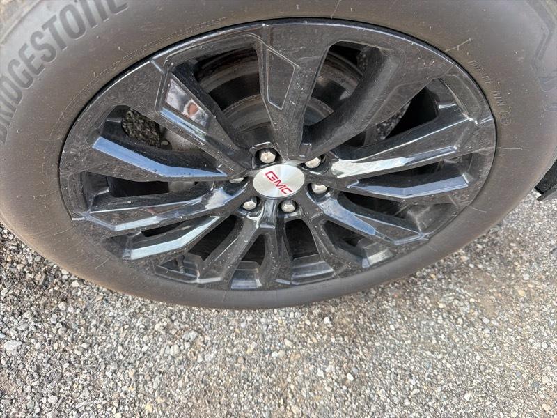 GMC Yukon Denali 4WD 2023