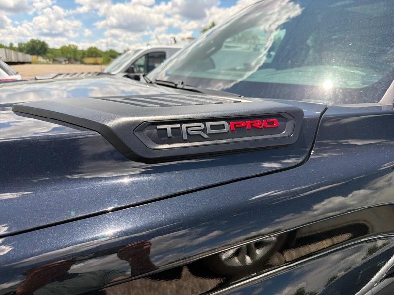 Toyota Tundra TRD PRO CrewMax 4WD Hybrid 2026