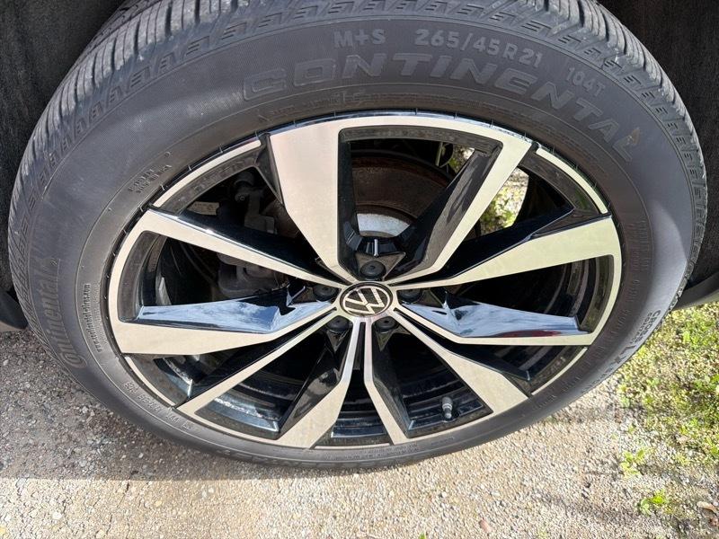 Volkswagen Atlas Cross Sport SEL Premium R-Line 4MOTION 2025