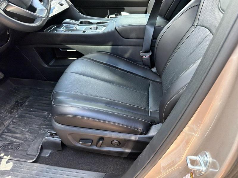 Infiniti QX60 LUXE AWD 2024