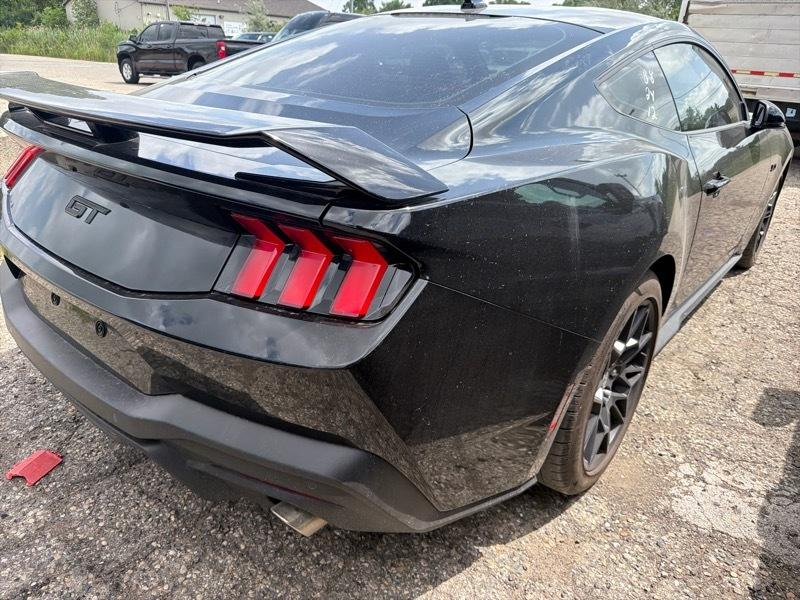 Ford Mustang  2024