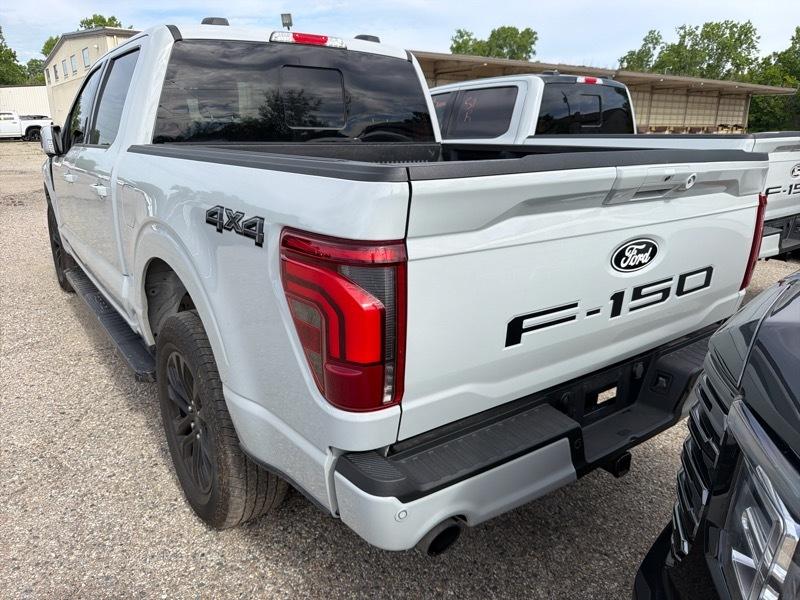 Ford F-150 4WD SuperCrew 145" Lariat 2024