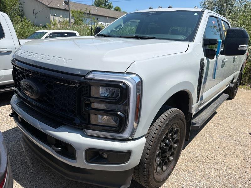 Ford F-250 SD Lariat Crew Cab 4WD 2026
