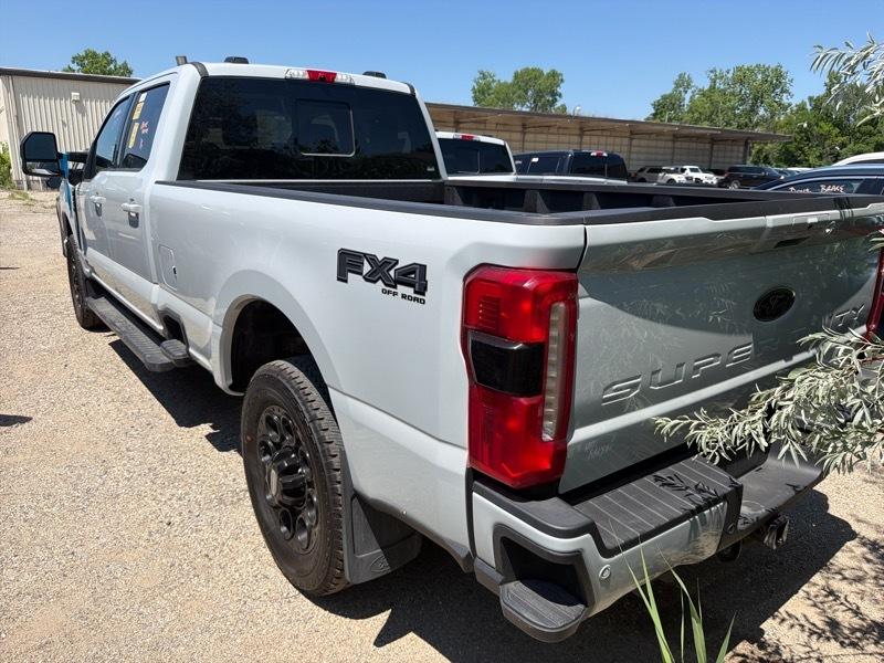 Ford F-250 SD Lariat Crew Cab 4WD 2026