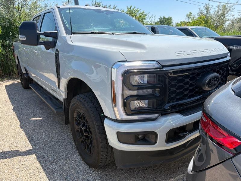 Ford F-250 SD Lariat Crew Cab 4WD 2026