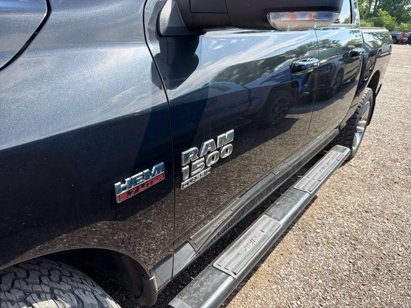 RAM 1500 Classic SLT Crew Cab SWB 4WD 2019