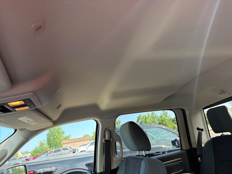 RAM 1500 Classic SLT Crew Cab SWB 4WD 2019