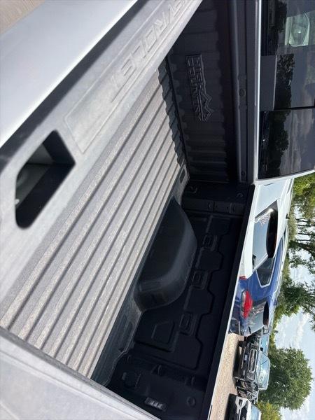 Chevrolet Silverado 1500 High Country Crew Cab 4WD 2024