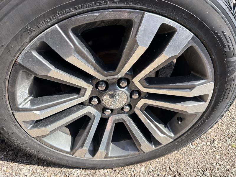 GMC Yukon Denali 4WD 2019