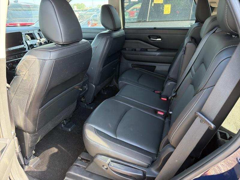Nissan Pathfinder SL 4WD 2023