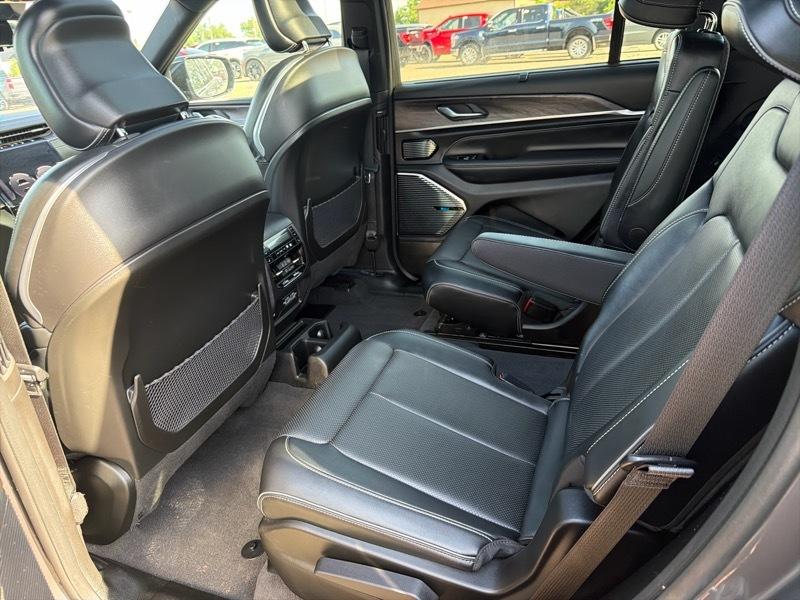 Jeep Grand Cherokee L Overland 4WD 2022